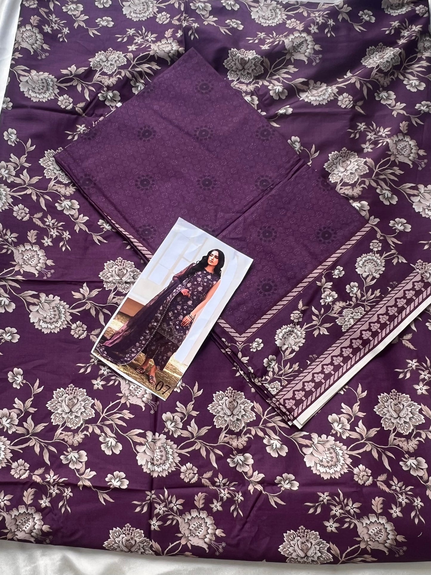 UN16 | 3 PIECE UNSTITCHED