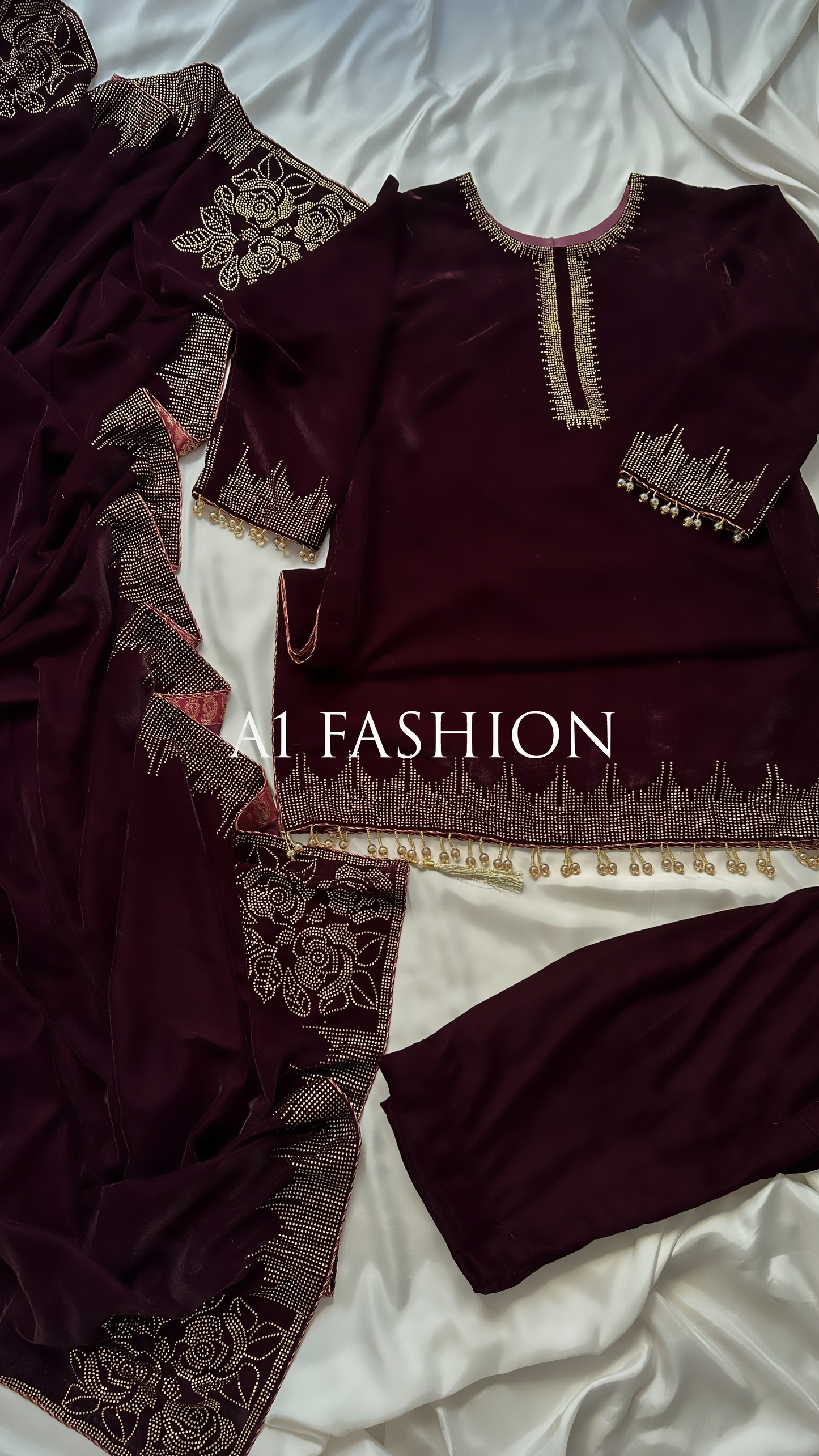 V104 | 3PC VELVET