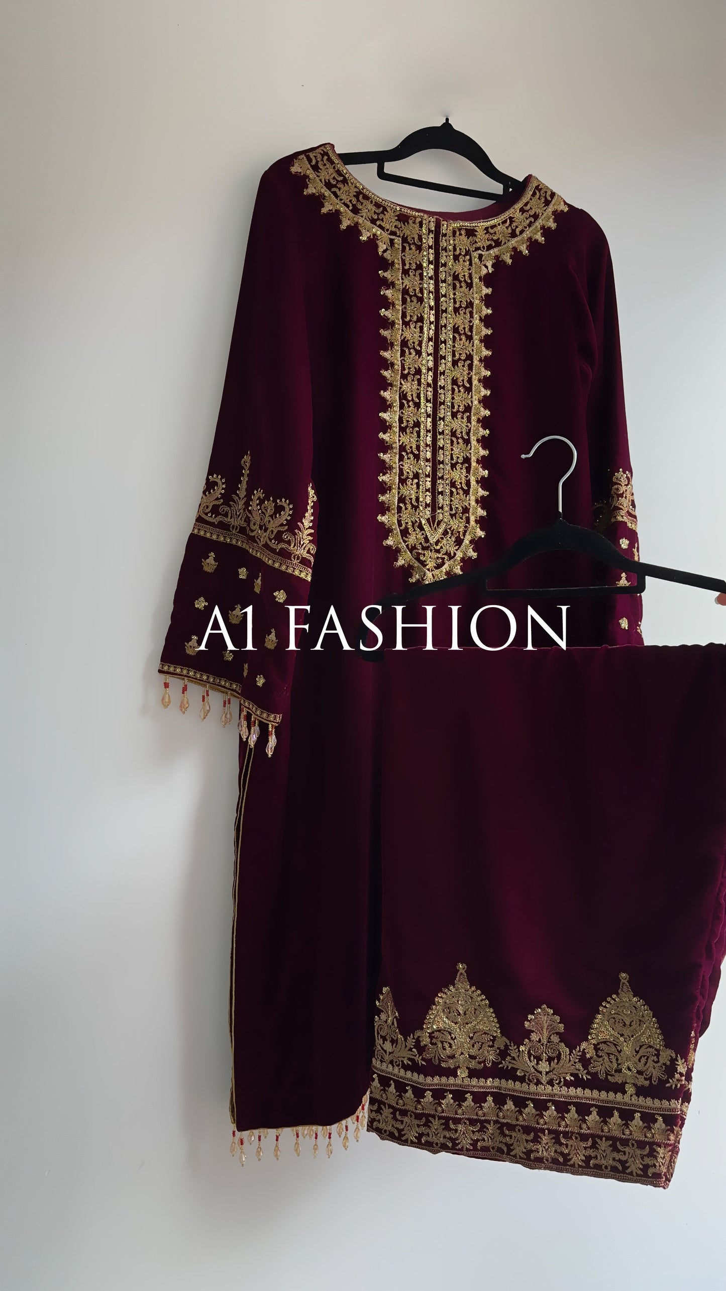 V111 | 3PC VELVET
